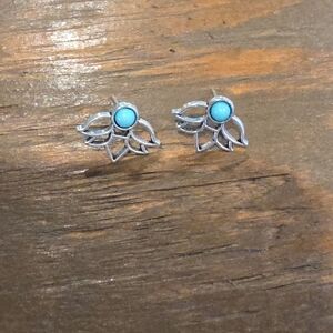 Fashion Jewelry Silver Lotus Stud Earrings with Turquoise Blue Cabochons